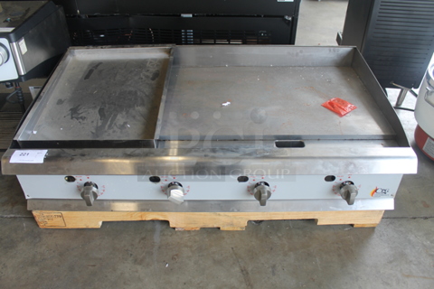 BRAND NEW SCRATCH AND DENT! Cooking Performance Group 351GTCPG48NL Stainless Steel Commercial Countertop Natural Gas Powered 48" Gas Countertop Griddle with Flame Failure Protection and Thermostatic Controls. 120,000 BTU.