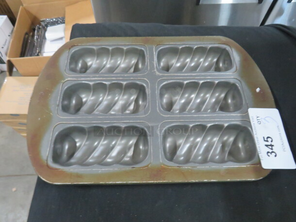 Wilton Pastry 6 Hole Pan. 3XBID - Image 1 of 1