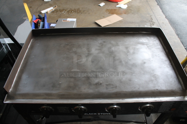 Black Stone 1554 Metal Portable Propane Gas Powered Catering Flat Top Griddle on Commercial Casters w/ Cover.  - Image 3 of 9