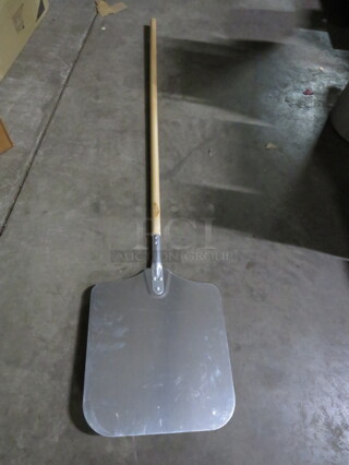 One NEW Vollrath Pizza Paddle. 