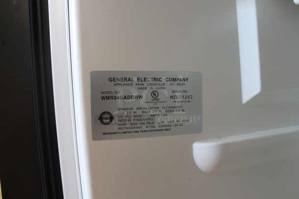General Electric WMR04GADBWW White Metal Mini Cooler. 115 Volts, 1 Phase. Tested and Working! - Image 4 of 5