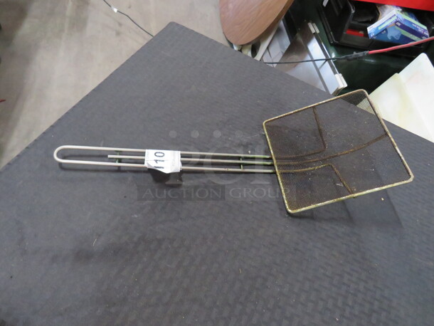 One Mesh Scoop. - Image 1 of 1