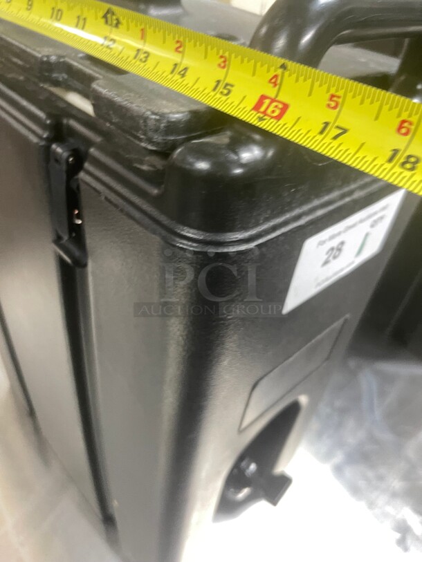 Clean! Cambro 500LCD Camtainers® 4.75 Gallon Black Insulated Beverage Dispenser NSF  - Image 9 of 10