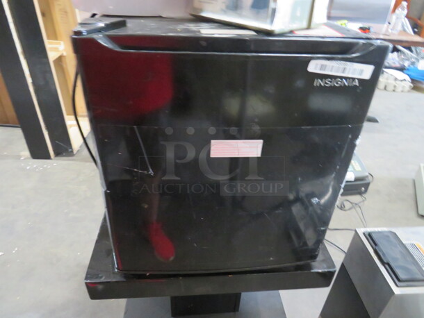 One Insignia 1 Door Cooler. #NS-CF17BK9. 115 Volt. 17X18X19 - Image 1 of 2