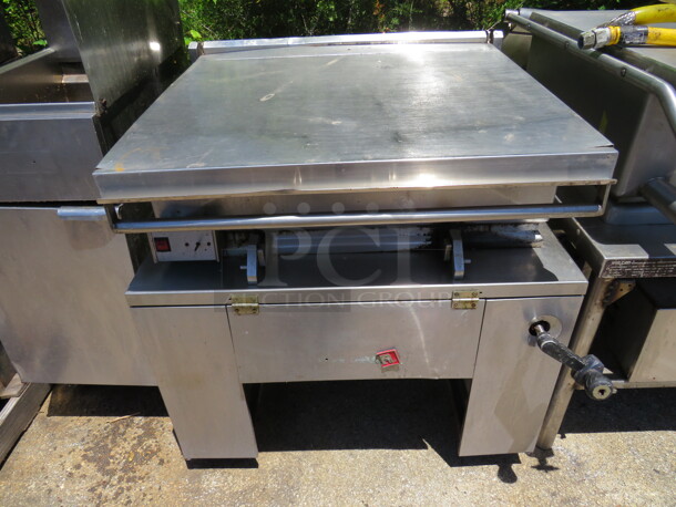 One Vulcan 30 Gallon Tilt Skillet. 36X33X40 - Image 1 of 1