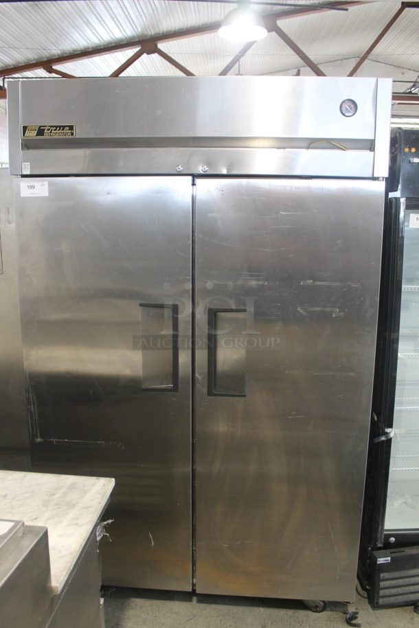 2015 True TG2R-2S Commercial Stainless Steel Two Door Reach In Cooler With 
Polycoated Shelves. 115V, 1 Phase. Tested and Working! - Image 1 of 6