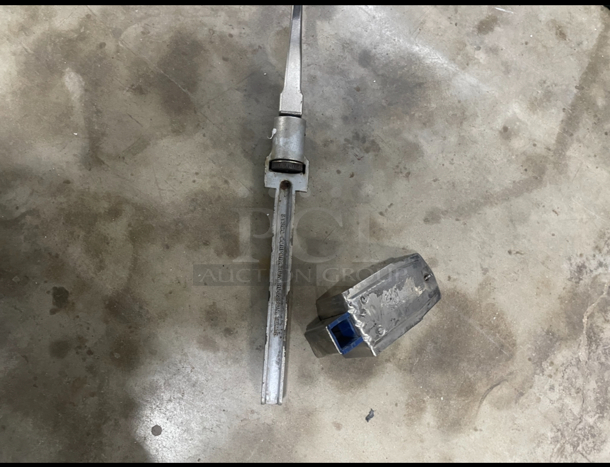 EDLUND can opener w bracket  - Image 3 of 3