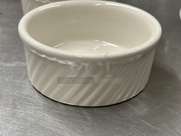 4"x2" Rice Bowls. 4x Your Bid - Image 1 of 2