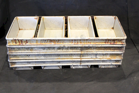 HEAVY DUTY! High Quality Bread Pan Sets, Holds (4) 9" x 4 1/2" Pans. 
9-7/8x22x2-3/4
8x Your Bid