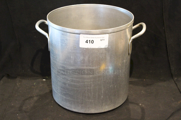 BEAUTIFUL! Heavy Dusty Stock Pot, Approximately 40qt.
13-3/8x14-1/4