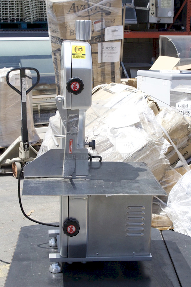 BRAND NEW SCRATCH & DENT! Backyard Pro BSSW65AL Butcher Series 65" Blade Countertop Vertical Band Meat Saw - 120V, 1 hp. Back Leg Is Missing.  - Image 2 of 7