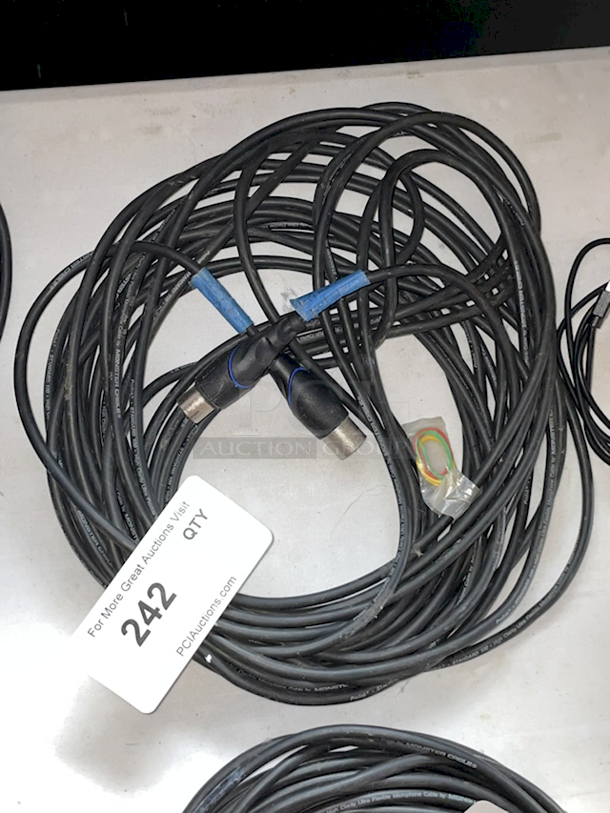 Monster Cable Monster Standard 100 Instrument Cable (1/4" Straight Plugs) - Image 1 of 1