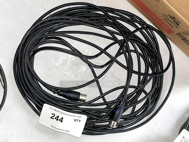 Monster Cable Monster Standard 100 Instrument Cable (1/4" Straight Plugs) - Image 1 of 1