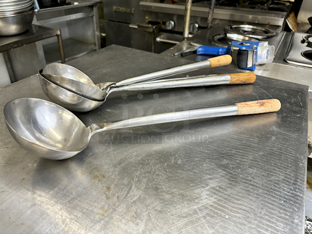 4 Large Spoons With Metal & Wooden Handles.  - Image 2 of 3