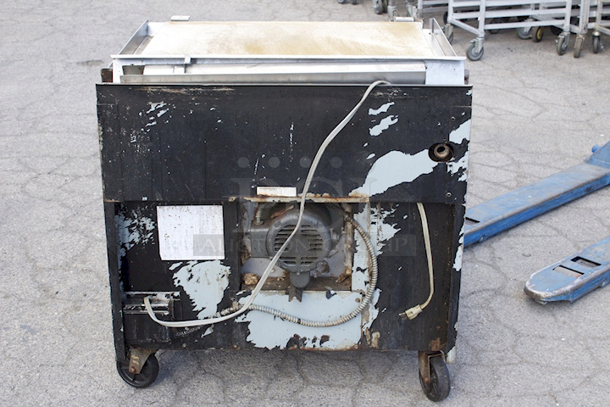 Montague Legend 36" Heavy Duty Gas Range With 36" Plancha Top and Convection Oven Base. In Working Order - Image 7 of 8