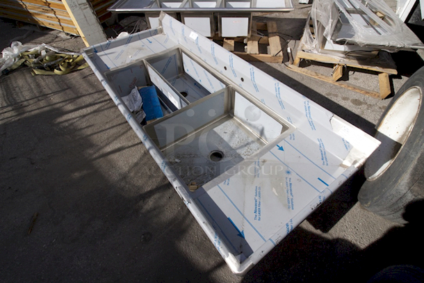 BRAND NEW SCRATCH & DENT! Advance Tabco 18-K5-56 Three Compartment Meat and Platter Sink with Two Drainboards - 91" - Image 4 of 9