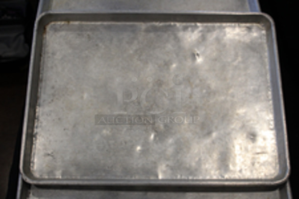 Vollrath 5303 1/2 Half Size Bun / Sheet Pan - 18" x 13" x 1", 18 gauge Aluminum, Natural Finish
10x Your Bid
 - Image 3 of 3