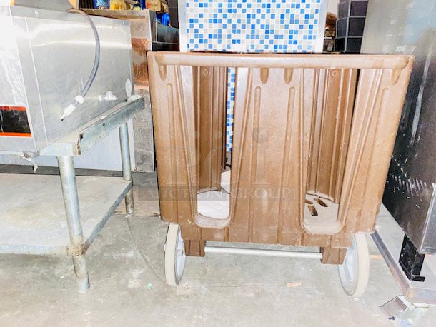 Cambro Dish Caddy - Image 2 of 3
