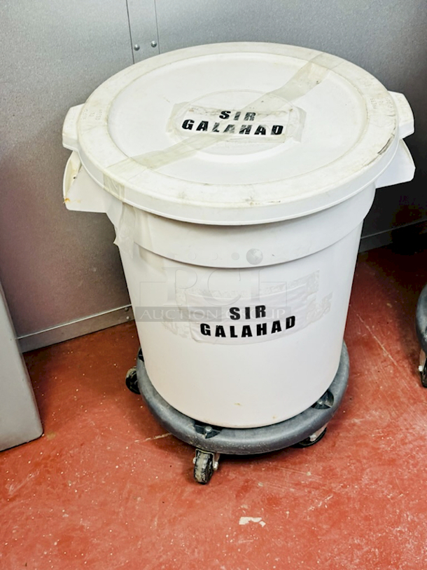 Continental Huskee 20 Gallon / 320 Cup White Round Ingredient Storage Bin with Flat Top Lid - Image 2 of 2