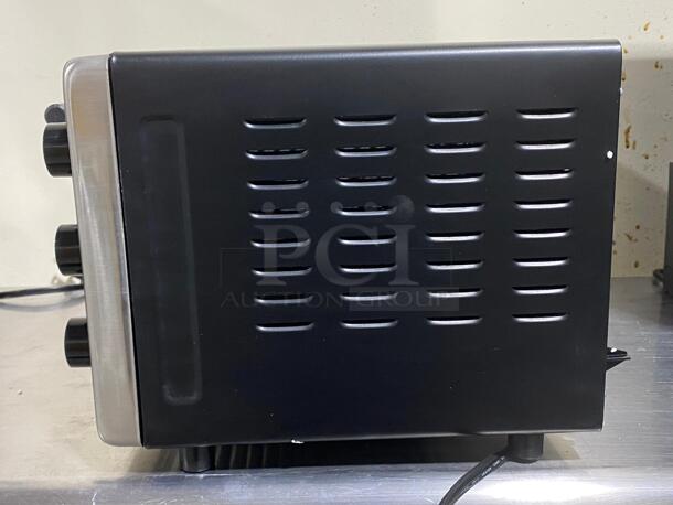 Insignia 4 Slice Toaster Oven, - Image 4 of 5