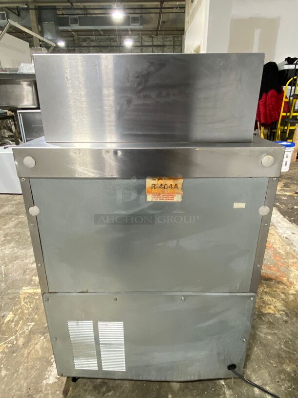 Delfield 27" Sandwich/Salad Prep Table w/ Refrigerated Base, 115v

 - Image 5 of 6