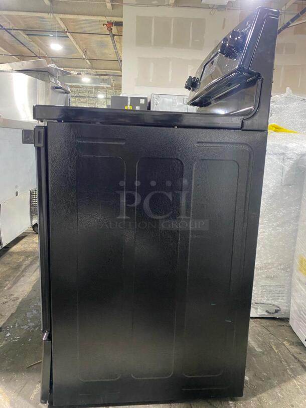 Brand New 30 Inch Electric Range with 4 Heating Elements, 5.3 cu. ft. Oven Capacity, Storage Drawer, Ceramic Glass Cooktop, Dual-element Bake, Delay Bake, Power Boil Element, and UL Listed: Black


 - Image 5 of 6