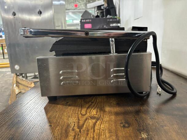 VEVOR Electric Contact Grill Griddle Commercial Panini Press Grill Non-Stick for Outdoor Camping Cooking Sandwiches Steak Meat
 - Image 6 of 6
