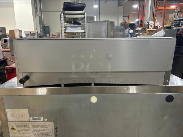 BRAND NEW DUKERS DCGMA36-NG 36"  Griddle with 3 Burner - Image 4 of 6