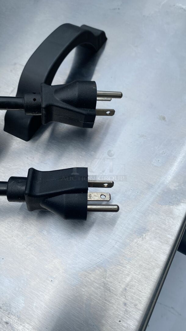 DUKERS DCF15ED 30lb Two Basket Electric Countertop Fryer
 - Image 4 of 7