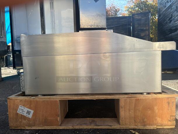 Standard Range 48″ECommercial Electric Thermostatic Countertop Griddle, 208-240V Temperature range of 150 to 450 degrees F
 - Image 2 of 5