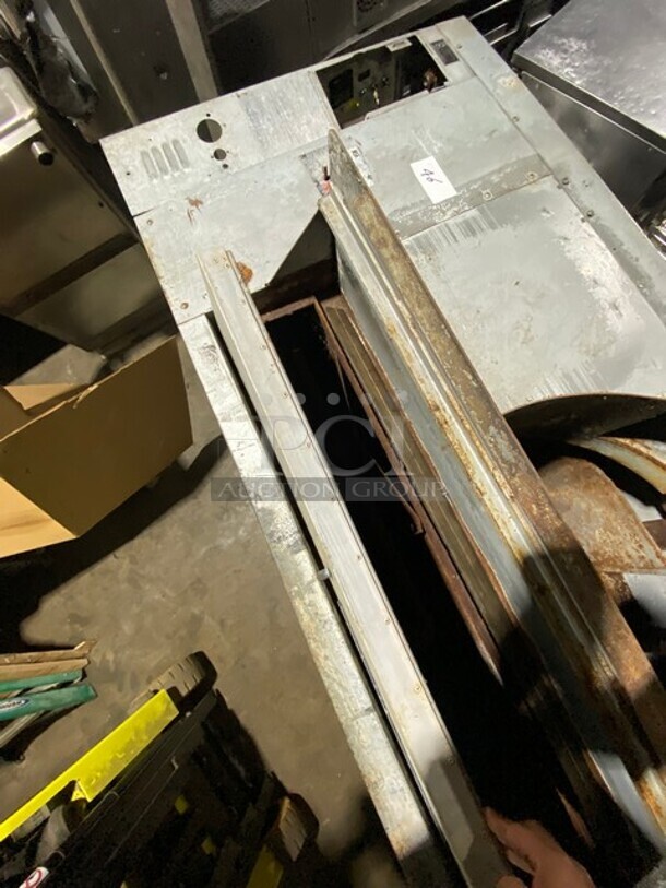 Nice!Bakers Pride Commercial Natural Gas Powered 8 pie Pizza/ Baking Oven! All Stainless Steel! - Image 4 of 8