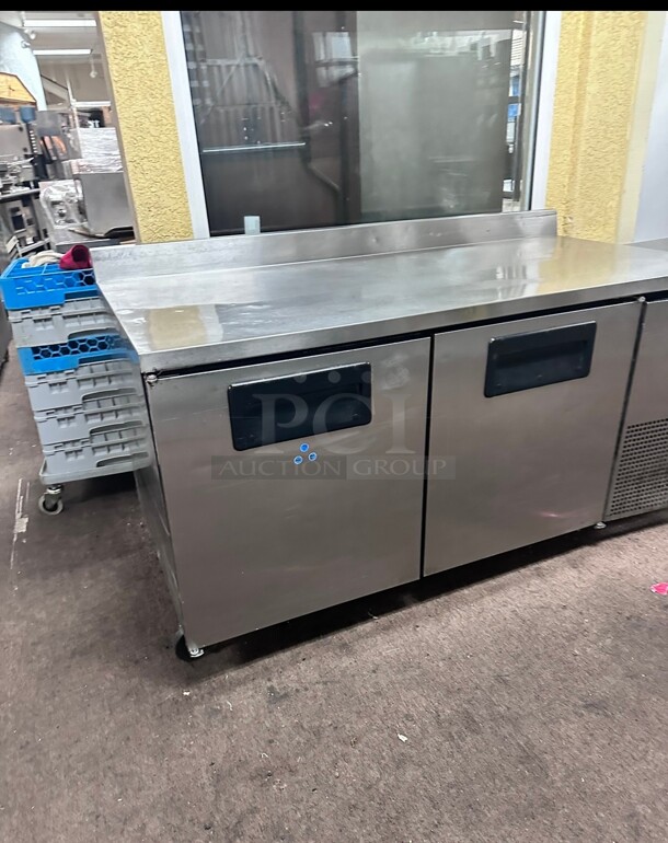 Certified Working! True TWT-67F-HC 67 inch W Worktop Freezer w/ (2) Sections & (2) Doors, 115v - Image 3 of 6