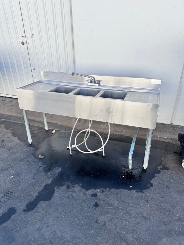 Commercial Three Compartment Bar Sink NSF 
91x23x42 - Image 7 of 10