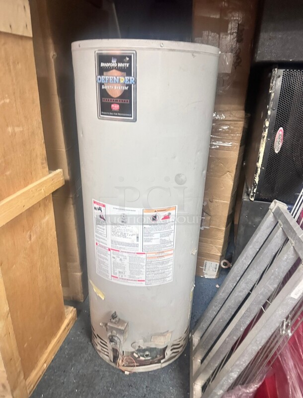 Bradford White 50 Gallon Gas Water Heater 40,000 BTU - Image 1 of 6