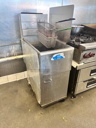 Working Pitco 45C Fryer, gas, floor model, 42-50 lb. oil capacity, stainless steel tank, door