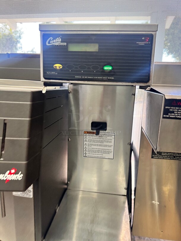 Excellent Condition Curtis TBP 3 Gallon Low Profile Universal Tea Brewer with Dispenser - 120V Tested and Working! - Image 2 of 5
