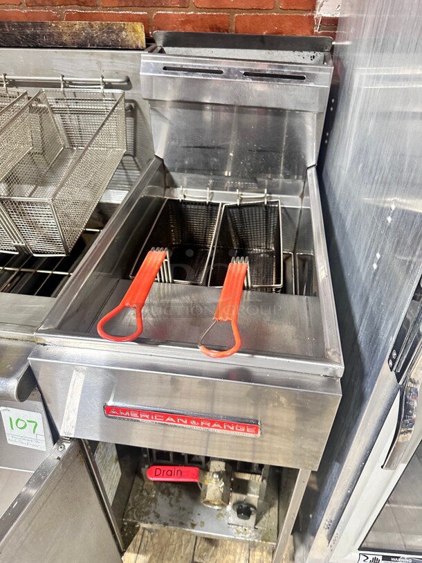 Late Model American Range AF-50HE 50 Lb Fryer, Gas, Floor Model, Full Pot Stainless Steel 15.5(W) Working - Image 8 of 8