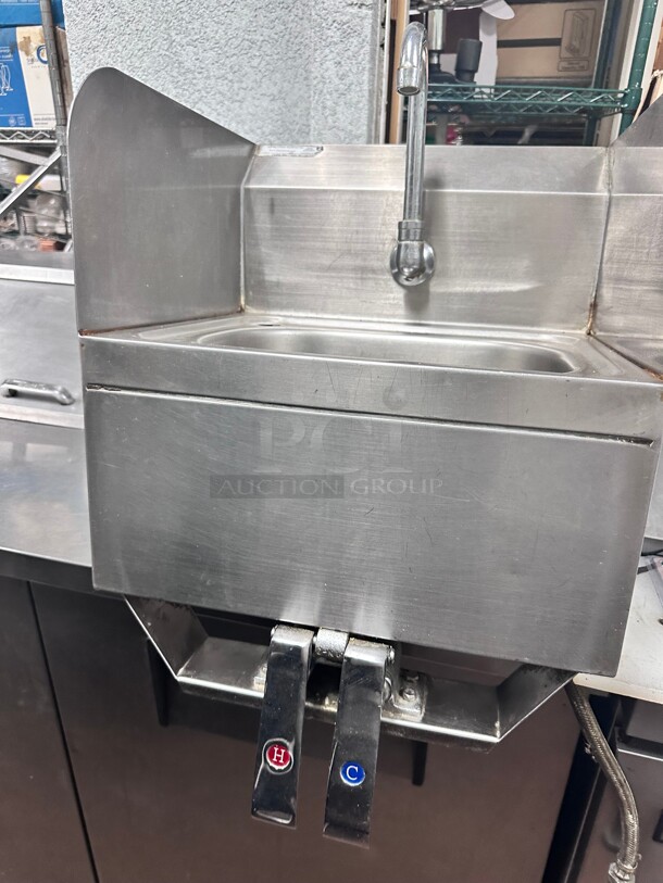 Working! Atlanta HS1615K-SS Wall Mount S/S Hand Sink w/Knee Pedal 15.25 x 15.75 x 19 with Splash

 - Image 1 of 7