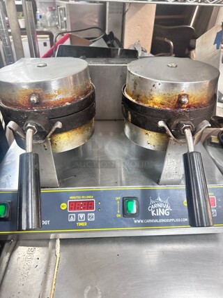Carnival King WBM26DGT Non-Stick Double Belgian Waffle Maker with Digital Timer and Temperature Controls - 120V Tested and Working