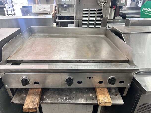 Fully Refurbished Jade Range JGT-2436 36" Gas Griddle w/ Thermostatic Controls - 1" Steel Plate, Natural Gas Tested and Working - Image 4 of 8