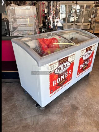 Late Model Levella 10.9 ft³ Curved Glass Door Freezer/refrigerator Display 115 Volt Working