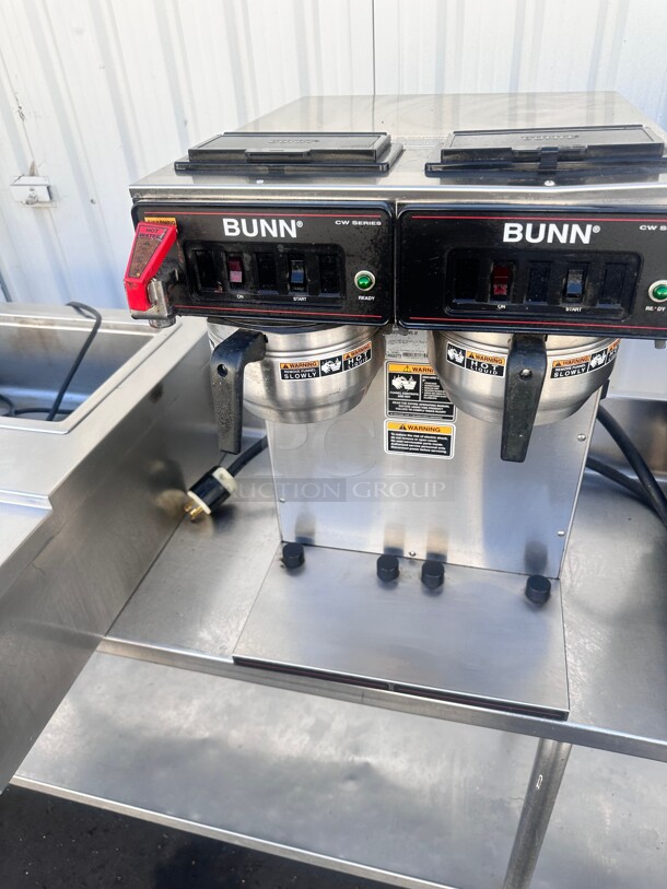 Bunn AXIOM Twin-APS 15 gal AXIOM® Twin Airpot Coffee Brewer, Faucet & LCD Display, 120 240v/1ph Working - Image 2 of 7