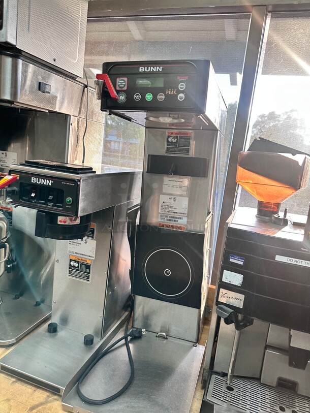 Late Model Bunn ITCB-DV Automatic Tea/Coffee Brewer w/ Tray - 29" Trunk, 120 Volt Tested and Working - Image 1 of 6