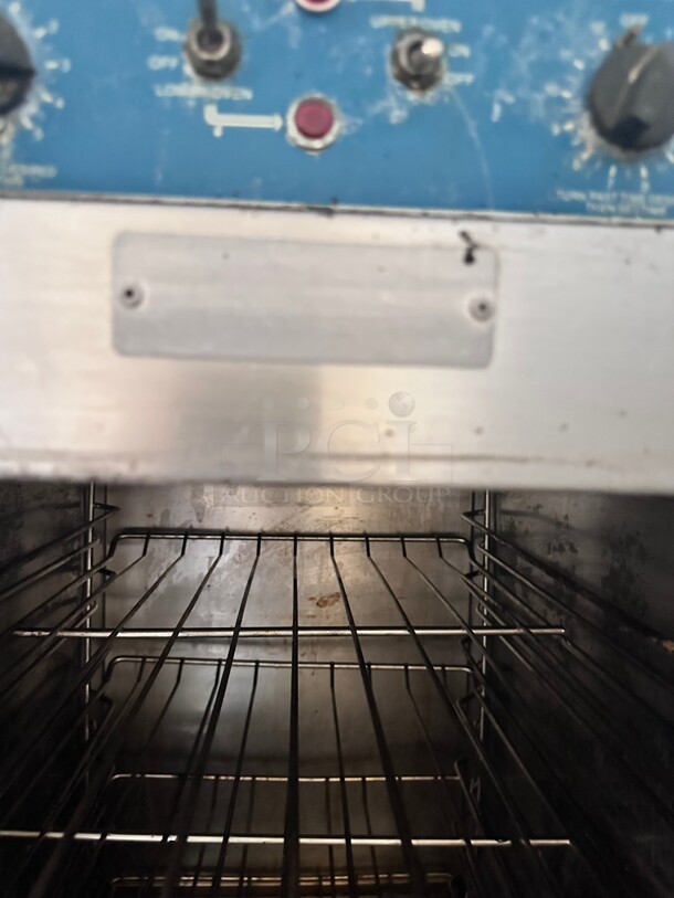 Alto-Shaam 1200-TH Halo Heat Slow Cook & Hold Electric Double Deck
120 lb. capacity each 115 Volt NSF  - Image 6 of 6