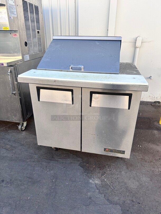 True TSSU-36-12M-B 36 3/8" 2 Door Mega Top Refrigerated Sandwich Prep Table 115 Volt Working - Image 2 of 5