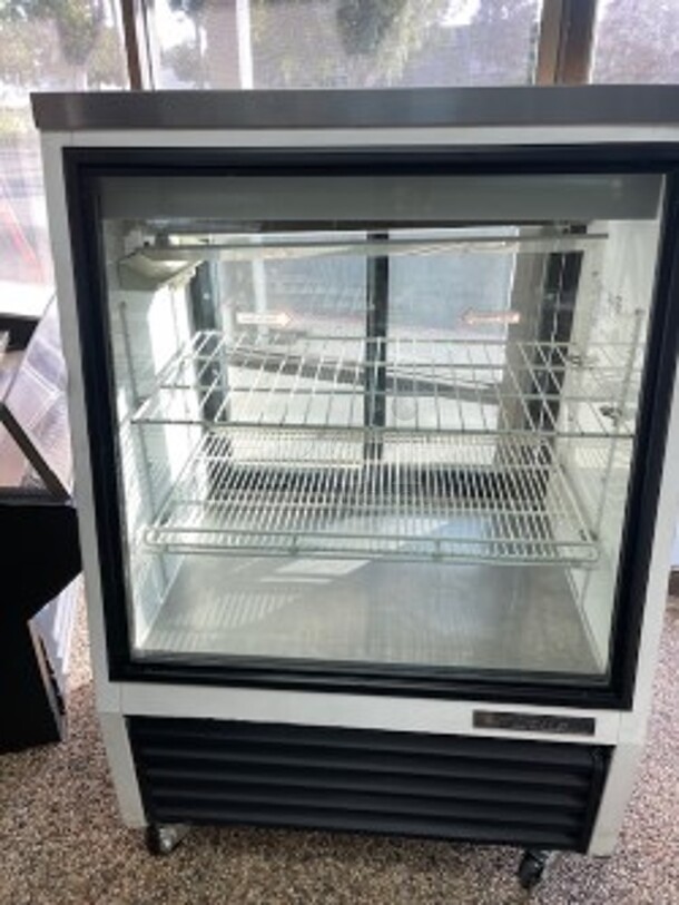 Fully Refurbished! TRUE TSID-36-2 Commercial Refrigerated Deli Display Case Cooler 120 Volt NSF Tested and Working!