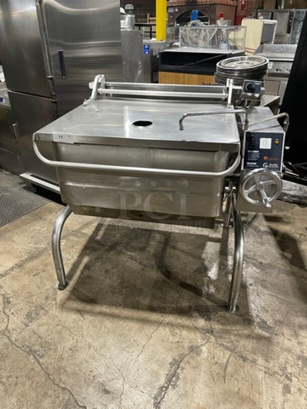 WOW! Groen Natural Gas Powered ECLIPSE SERIES Tilted Braising Pan/Tilt Skillet! All Stainless Steel! Thermostatic Controlled! ModelWOW! Groen Natural Gas Powered ECLIPSE SERIES Tilted Braising Pan/Tilt Skillet! All Stainless Steel! Thermostatic Controlled! Model BPM40G Serial J14907615! On Legs! On Legs! - Image 1 of 9