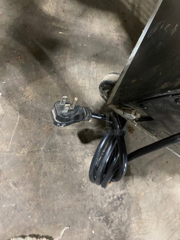 Kelvinator Commercial 2 Door Reach In Cooler Merchandiser! With View Through Doors! Poly Coated Racks! On Casters! Model: KCGM47RB 115V - Image 8 of 8