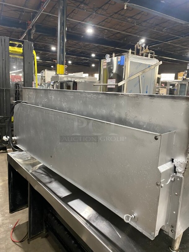 Lang Commercial Countertop Natural Gas Powered Mirror Shine Polish Top Flat Top Griddle! With Back And Side Splashes! All Stainless Steel! On Small Legs! MODEL 248SCNATSH - Image 3 of 8