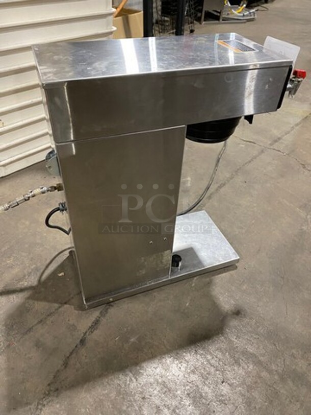 Bunn Commercial Countertop Automatic Air Pot Coffee Brewer! With Hot Water Line! Stainless Steel Body! Model: AXIOMDVAPS SN: AXAP011940 120V 60HZ 1 Phase - Image 4 of 9